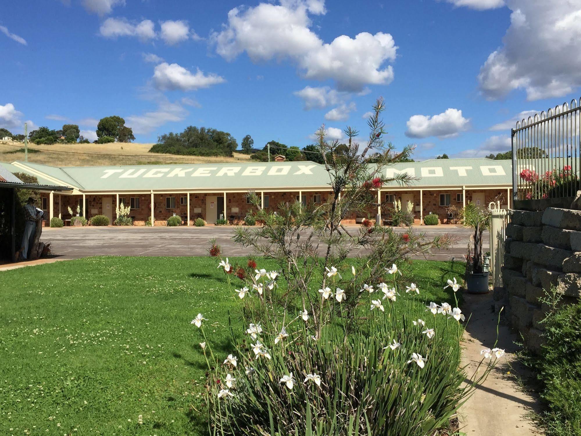 Tuckerbox Motor Inn Gundagai Exterior foto
