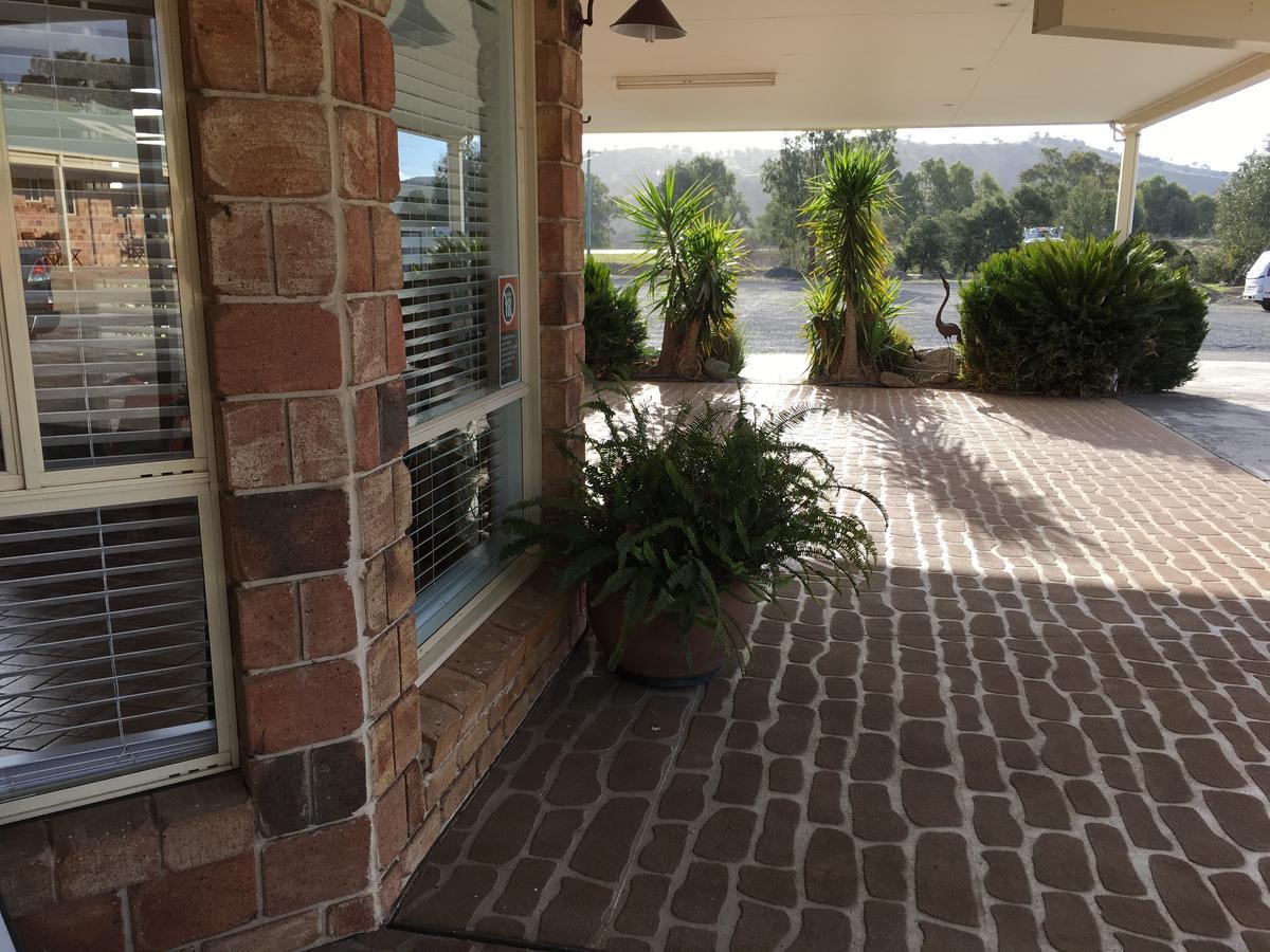 Tuckerbox Motor Inn Gundagai Exterior foto