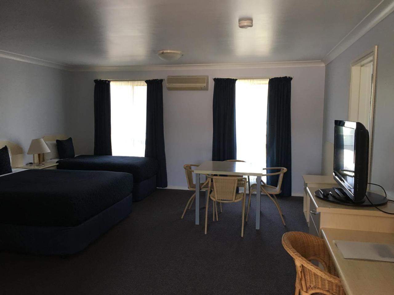 Tuckerbox Motor Inn Gundagai Exterior foto